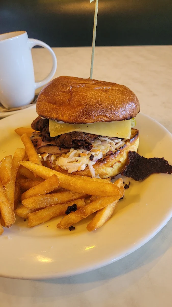 Grilled Chicken Burger, Dôme Café - Albany