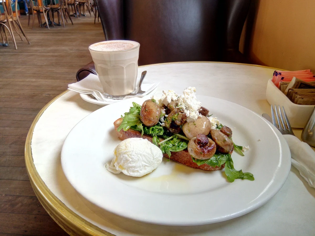 Pesto Mushrooms on Cibatta Toast with Poached Eggs and Chai Latte, Dôme Café - Albany