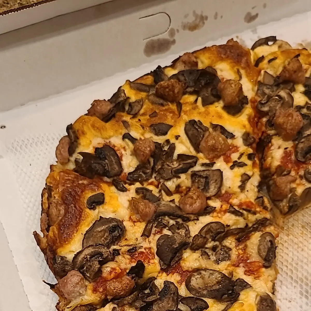 Medium Deep Dish Cheese Sausage Mushroom Pizza