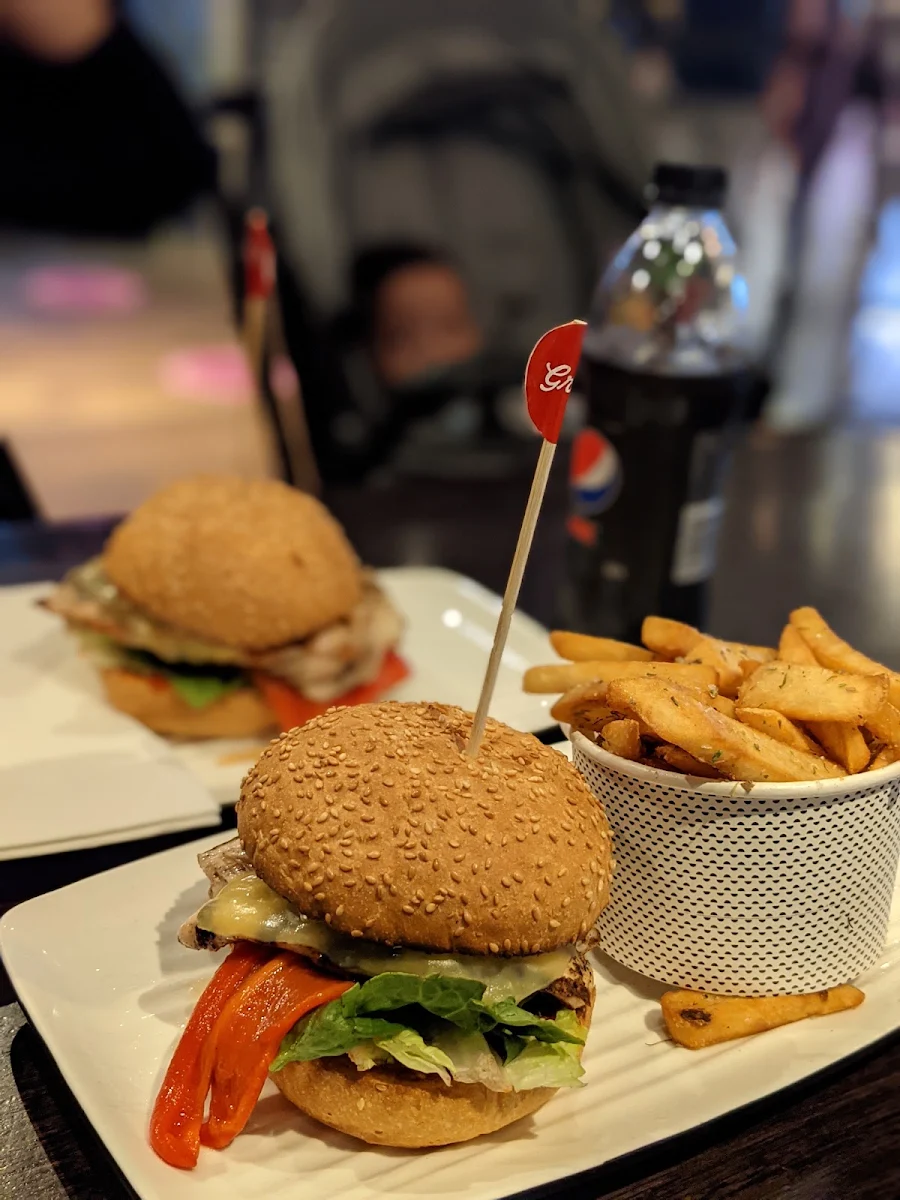 Simple Grilled Burger, Grill'd Highpoint