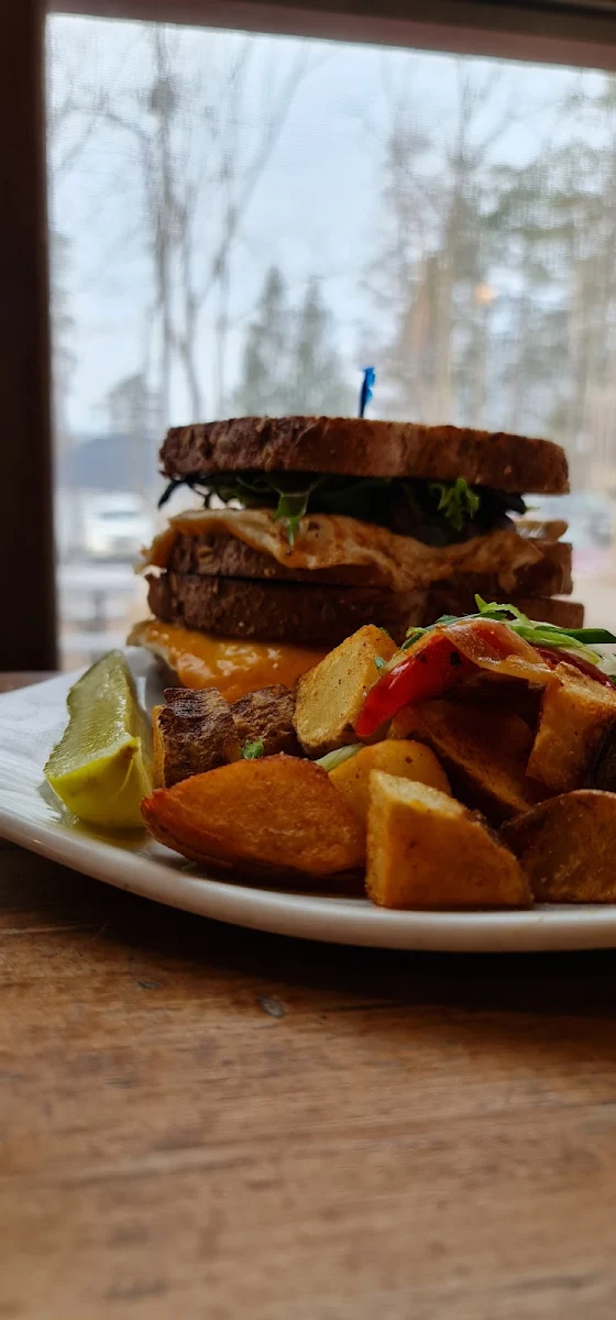 Alice Burger, Alice's Village Cafe