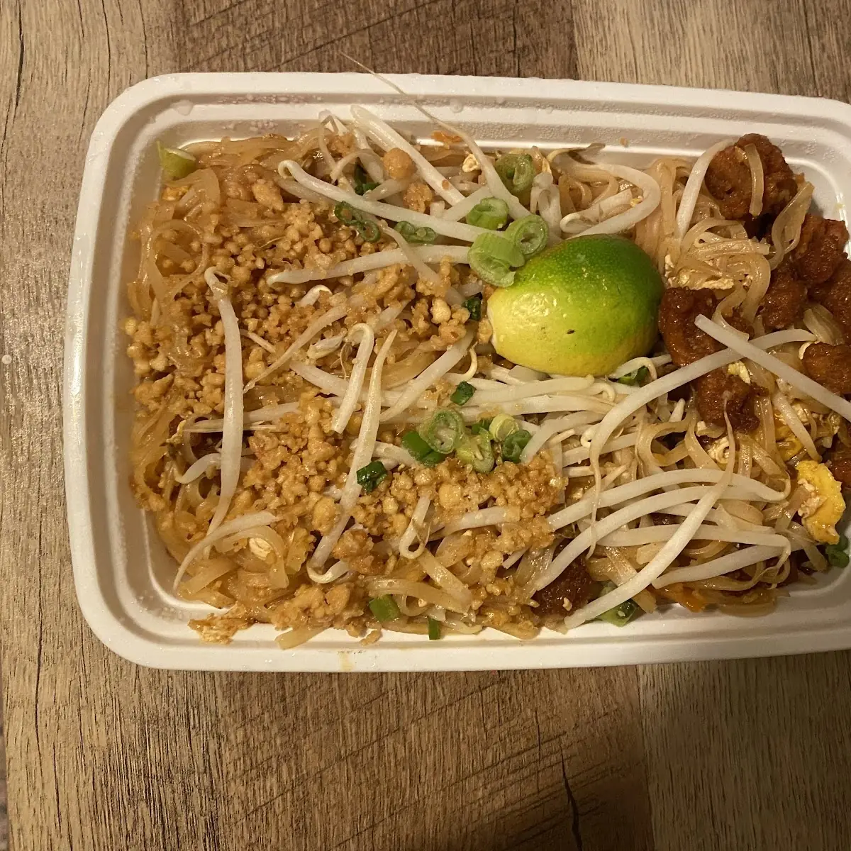 Crispy Chicken Pad Thai