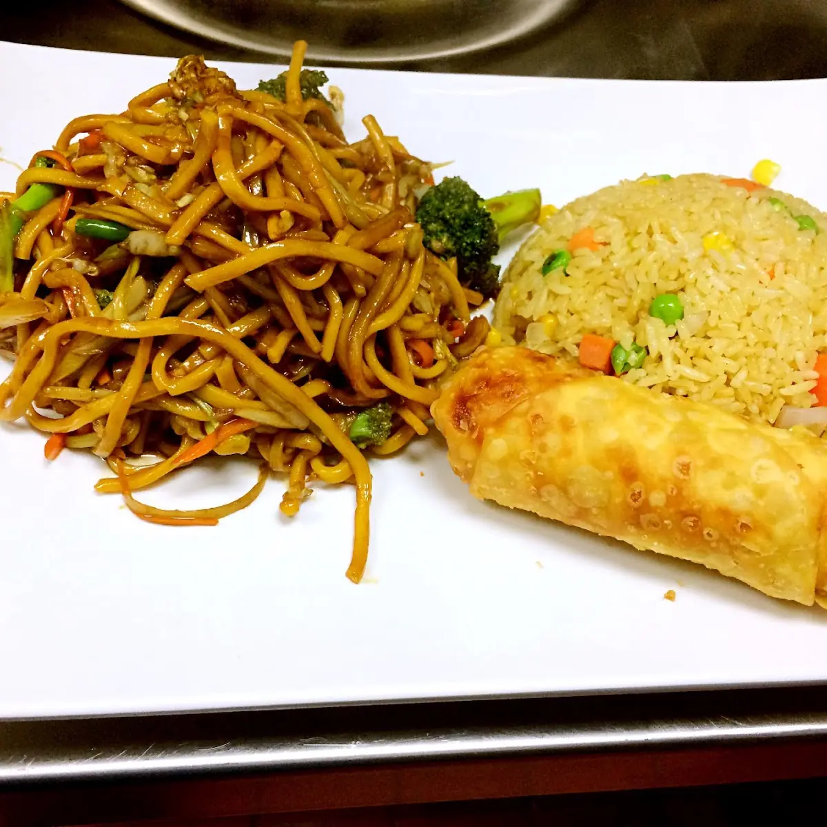 Chicken Lo Mein Combo Platter