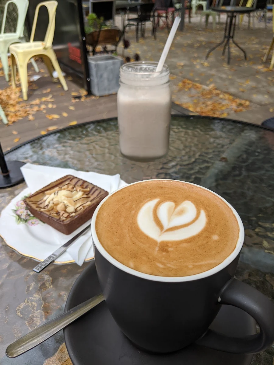 Coconut Milk Flat White Chocolate Milkshake and Banoffee Pie