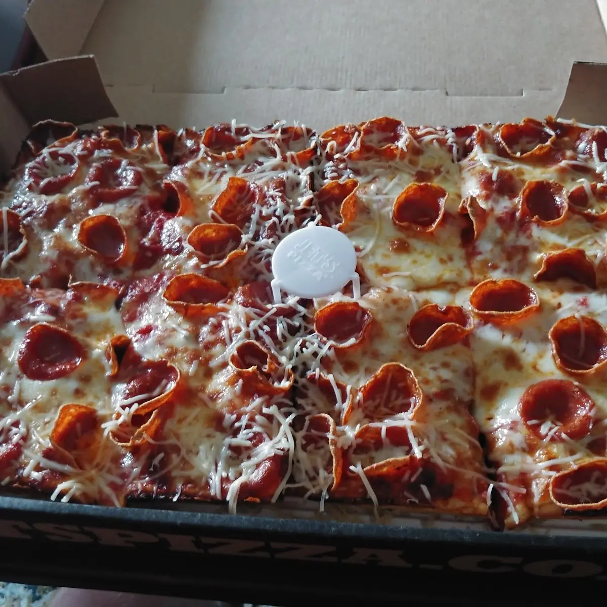 8 Corner Detroit Style Pizza
