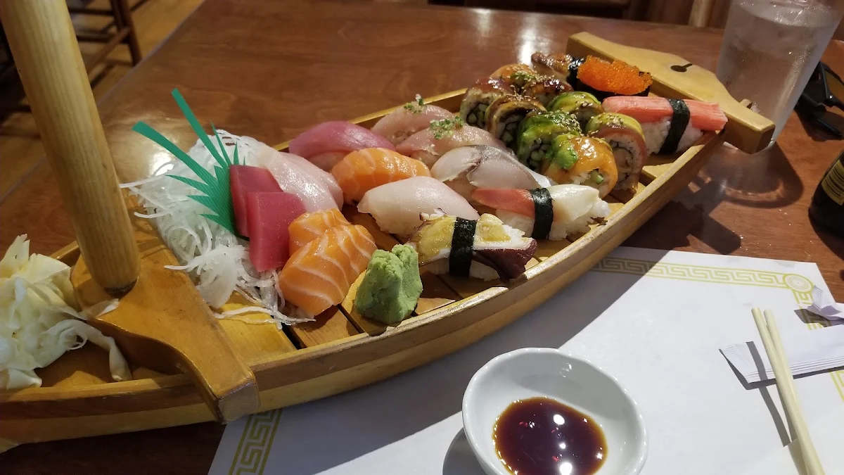Sushi & Sashimi Combo