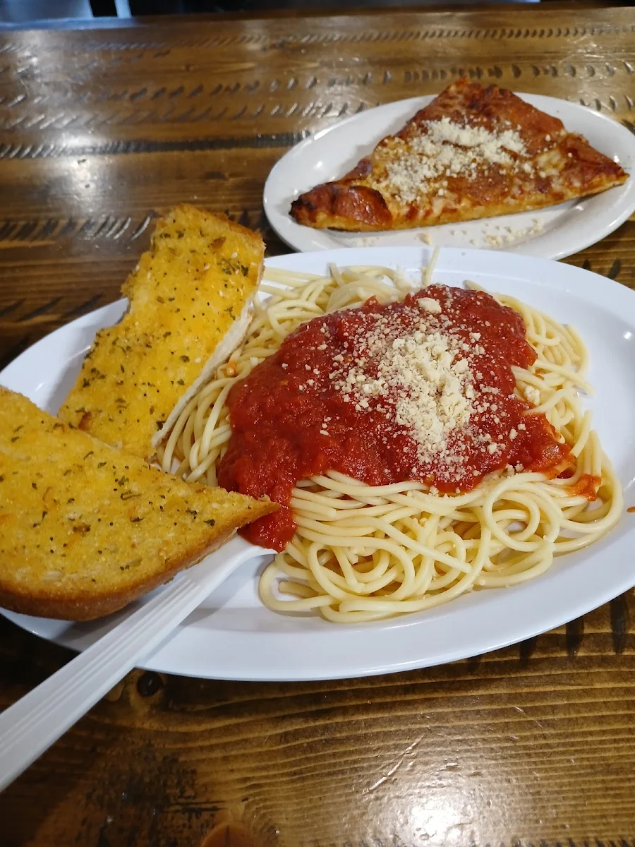 Spaghetti and Garlic Bread