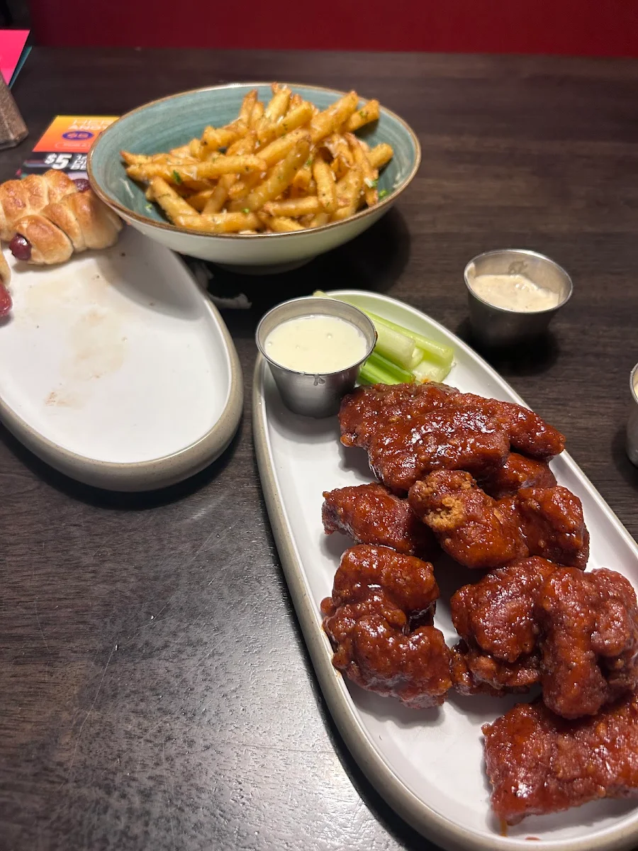 Chicken Bites, Dave & Buster's Oakville