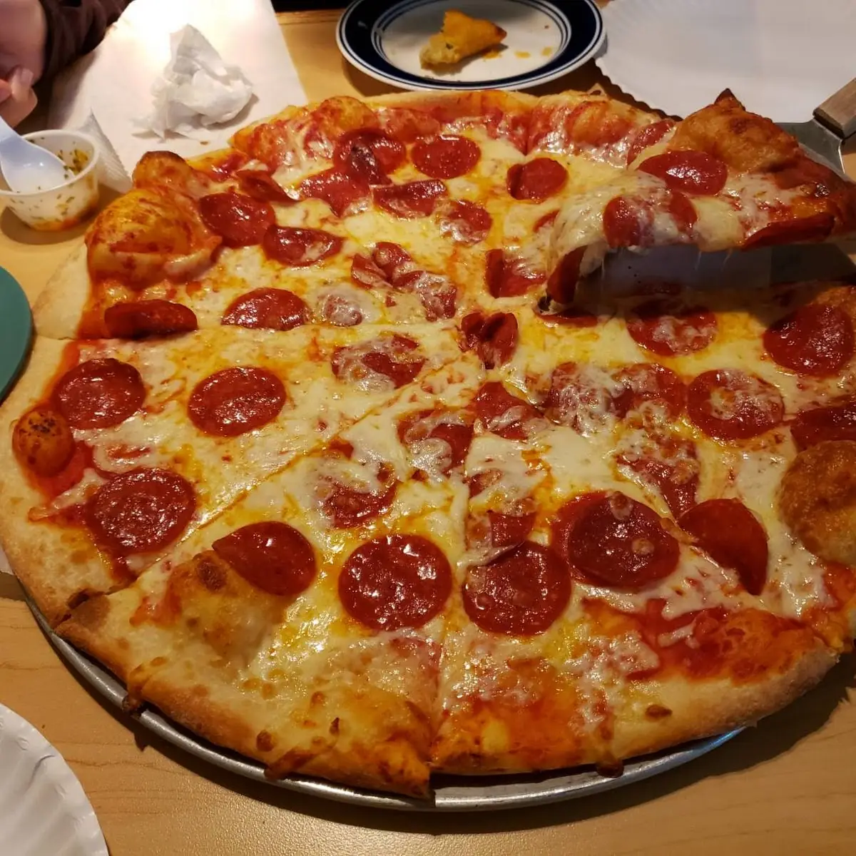 Large Pepperoni Pizza