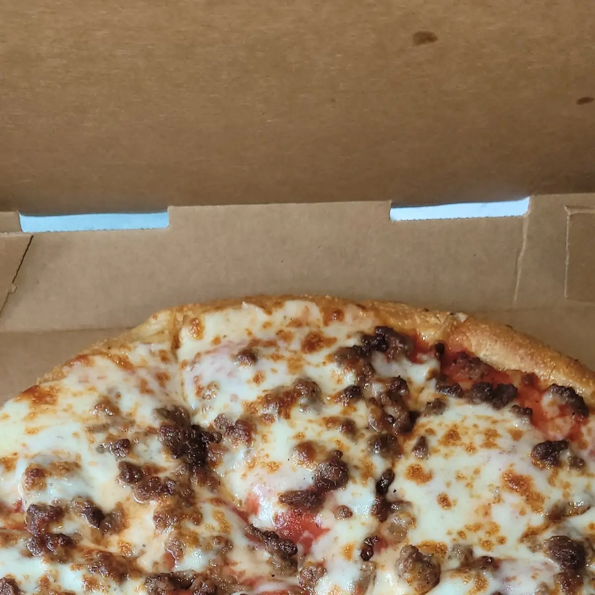 Beef Hand Tossed with Extra Cheese