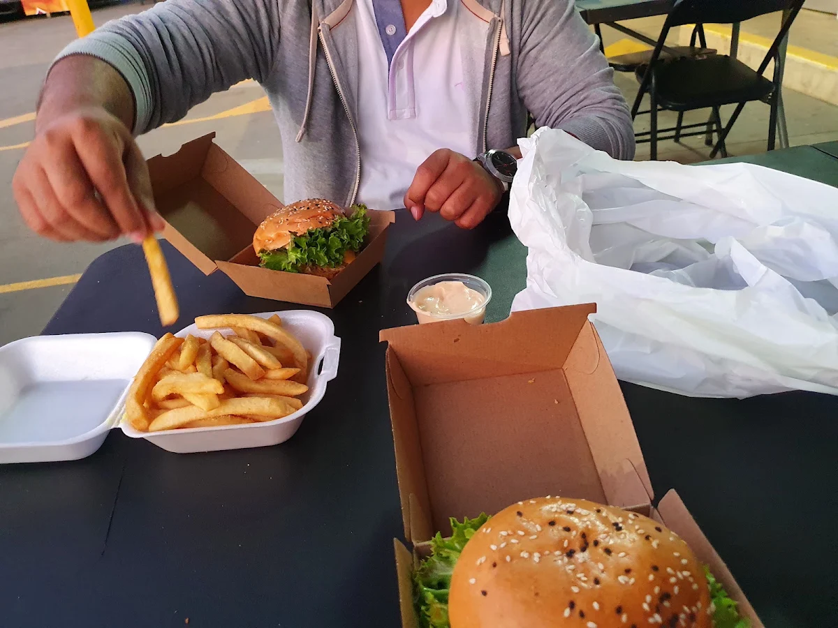 Cheeky Chicken Grilled Burger Combo, Chubby Buns Burgers Punchbowl