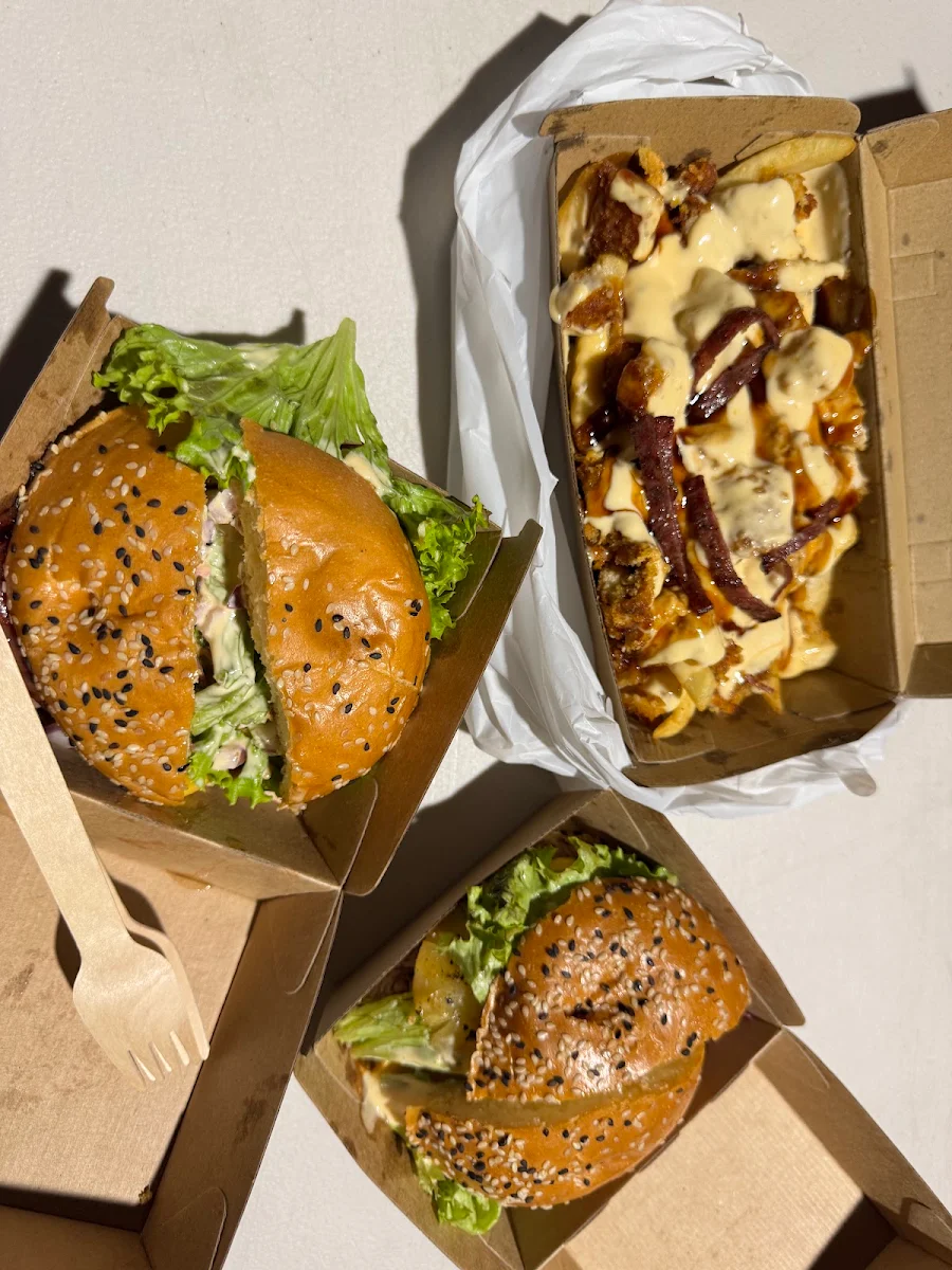 Highlights, Chubby Buns Burgers Punchbowl