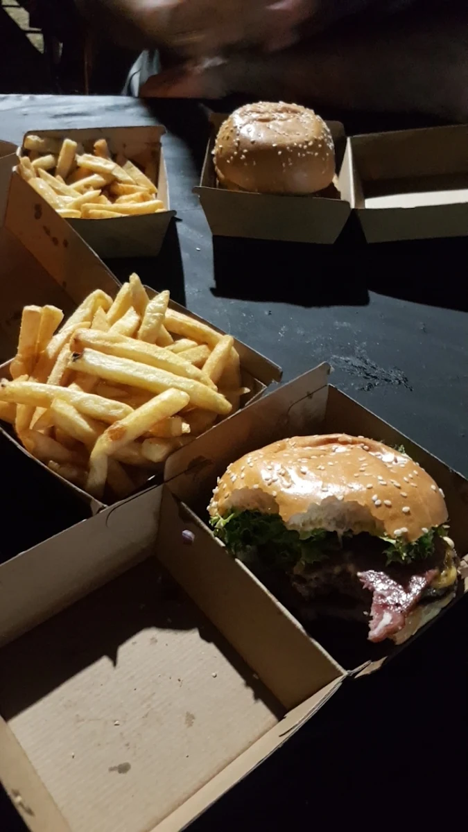 Signature Chubby Combo, Chubby Buns Burgers Punchbowl