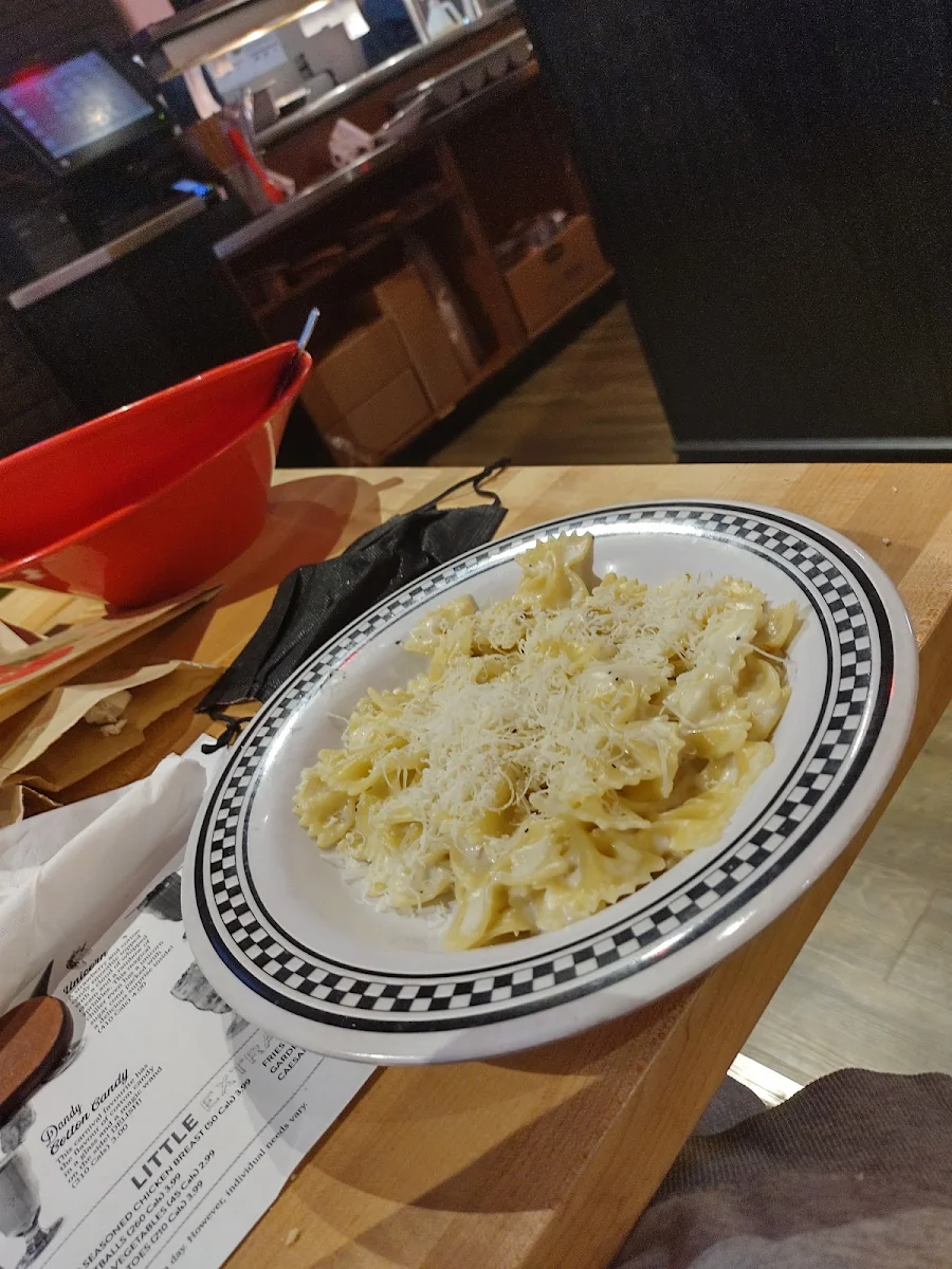 Pasta Alfredo, East Side Mario's