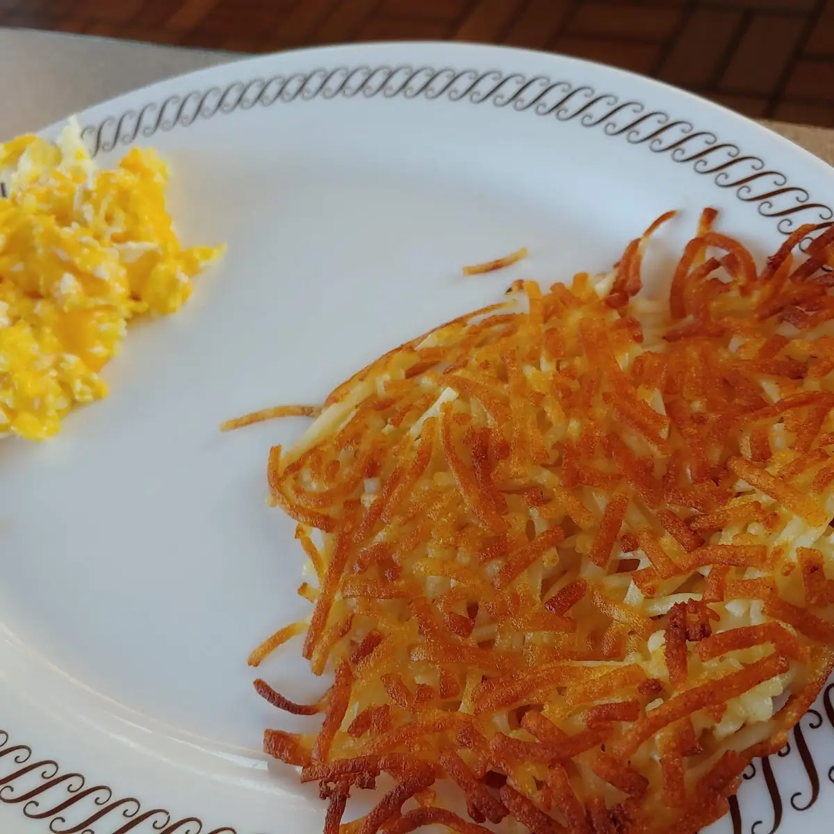 Scrambled Eggs with Cheese Hash Brown's