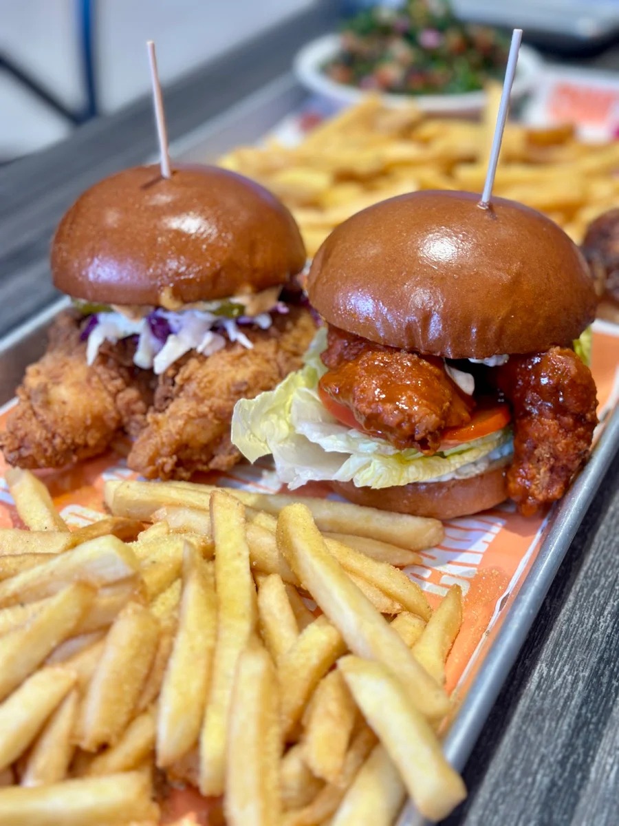 Buns & Bird, Char'd Chicken St Clair