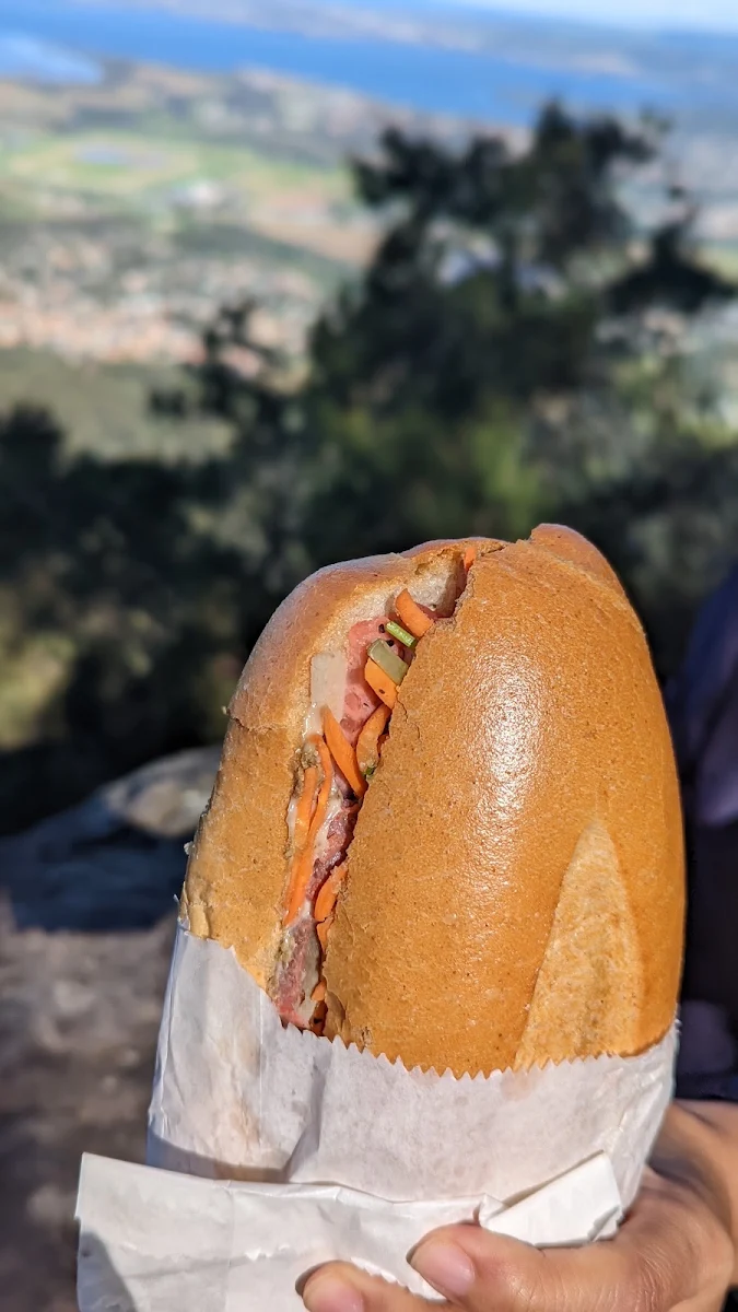 Highlights, Thirroul Hot Bread