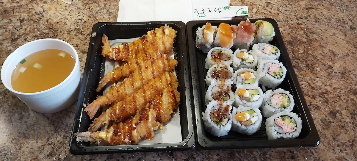 Crispy Shrimp and Combo Roll, Boaz Restaurant