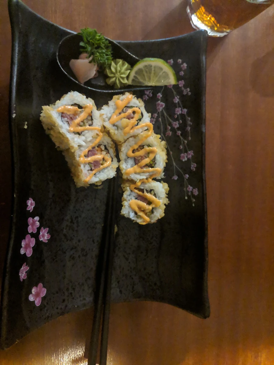 Spicy Tuna Roll, Boaz Restaurant