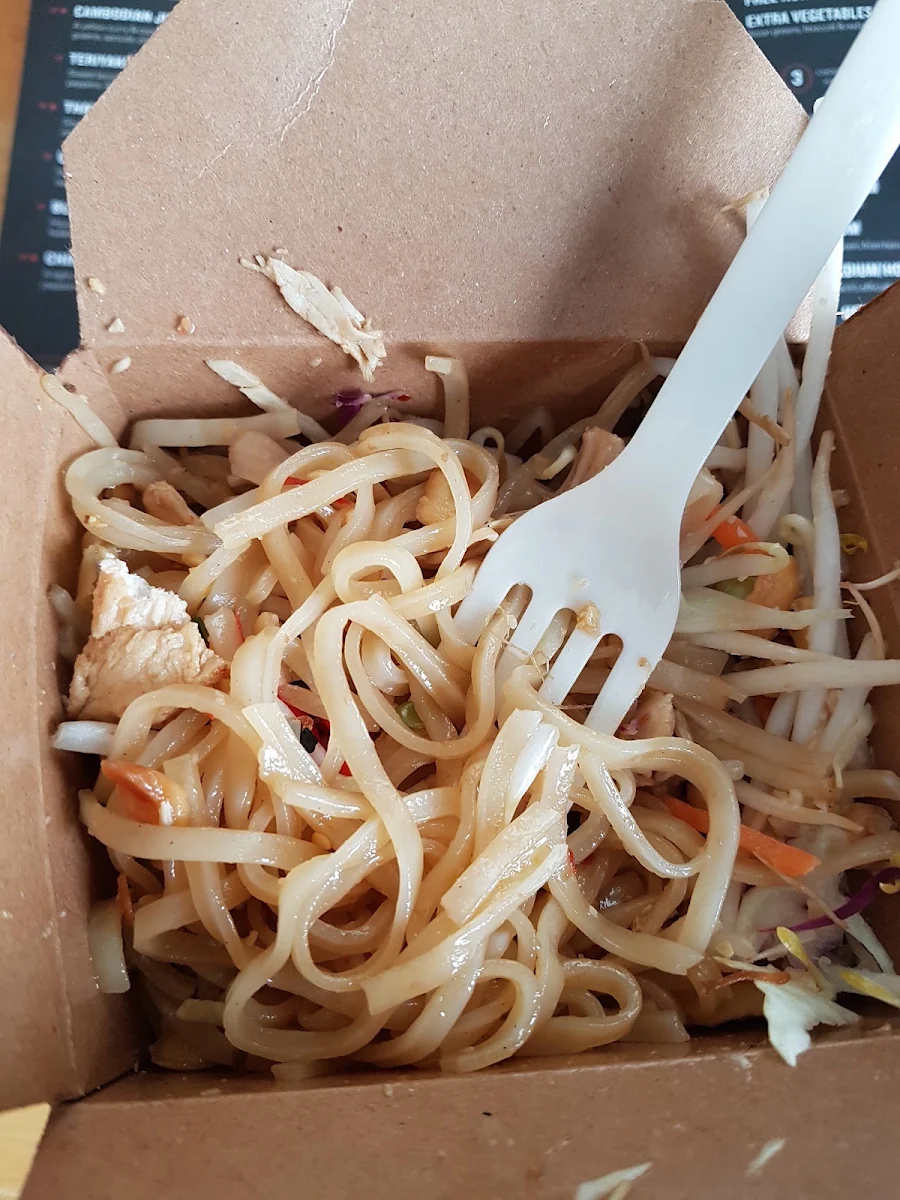 Chicken Pad Thai
