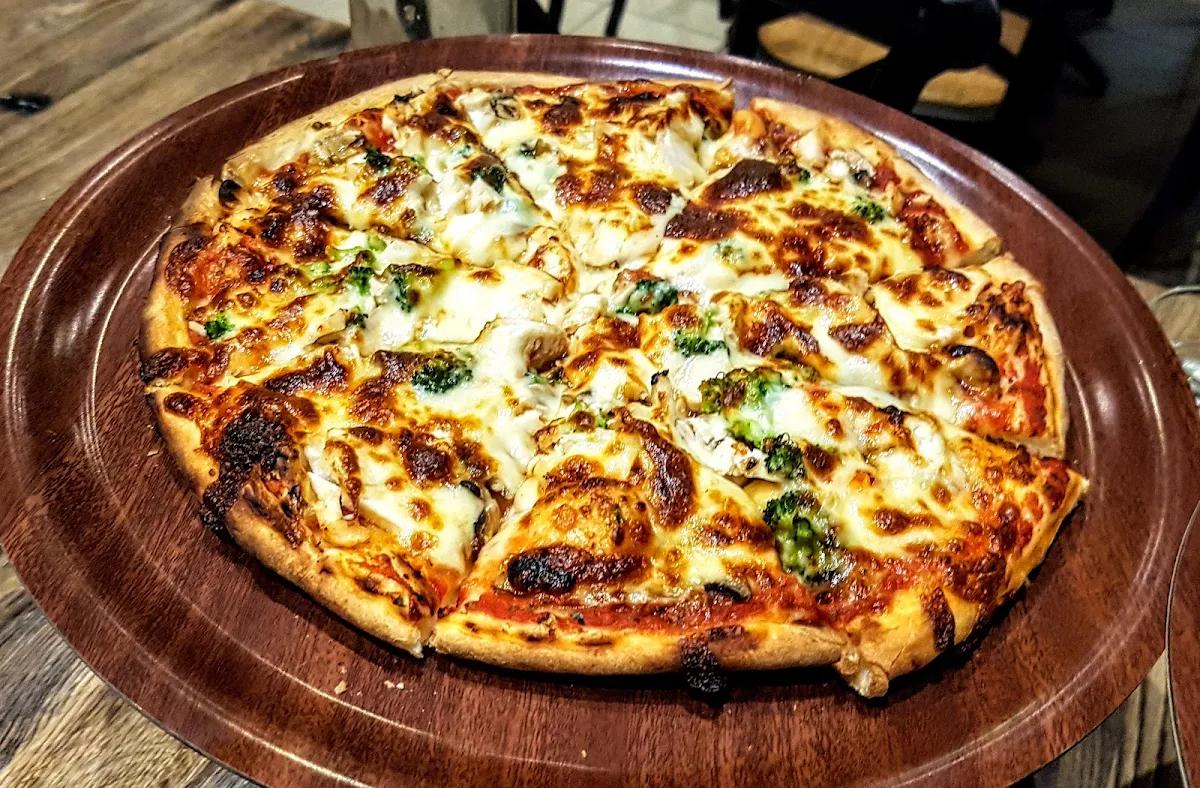 Chicken Cashew, Charing Cross Pizza