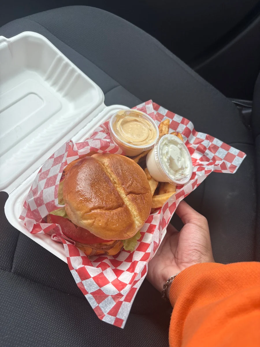 Highlights, Anne-Marie's Street Eats