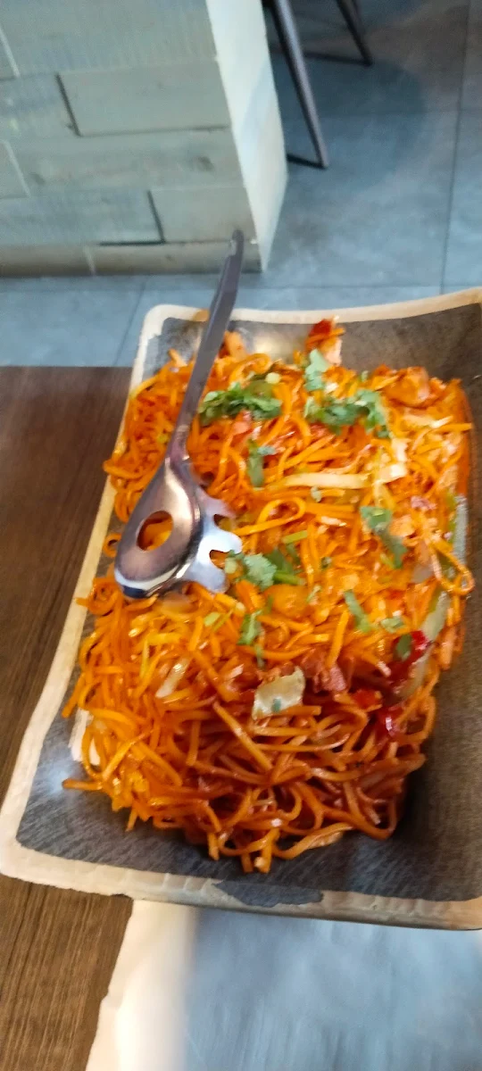 Hakka Chicken Noodles
