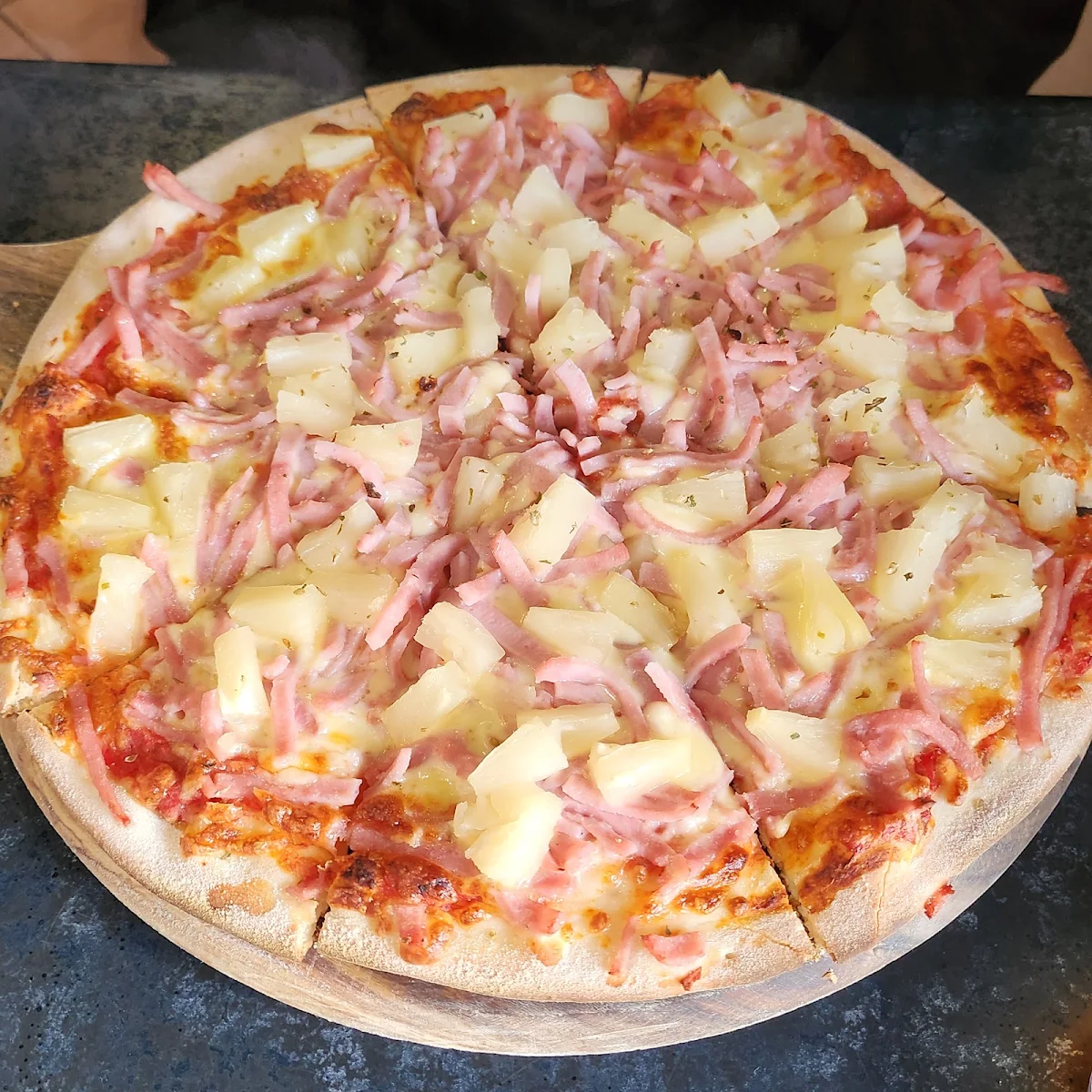 12 Inch Hawaiian Pizza, The Location Cafe