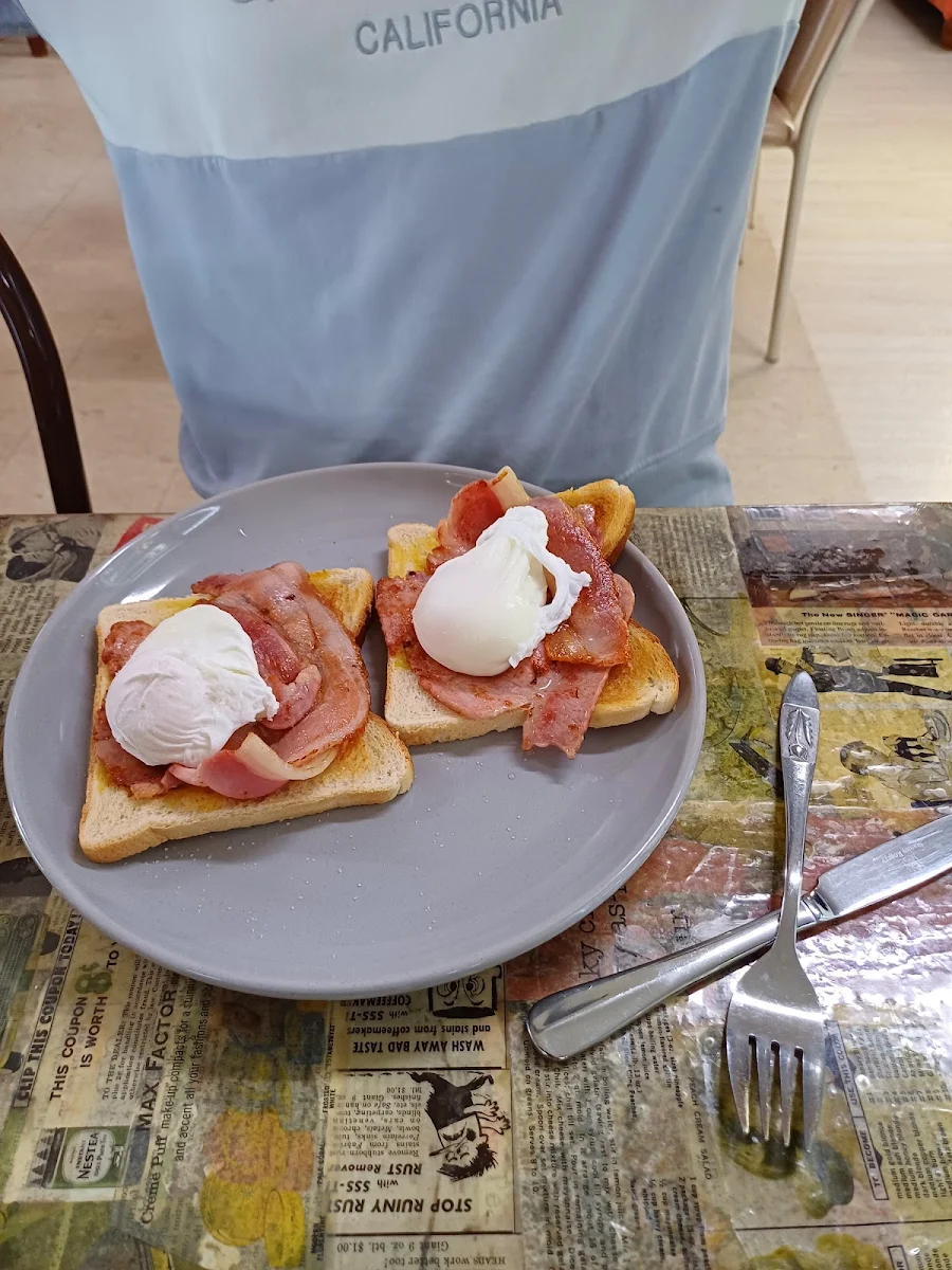 Bacon and Egg, The Location Cafe