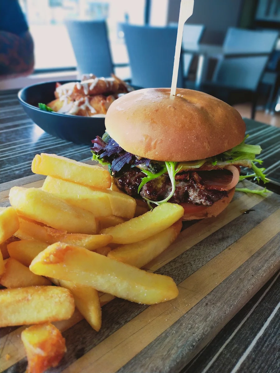 Hamburger, The Location Cafe