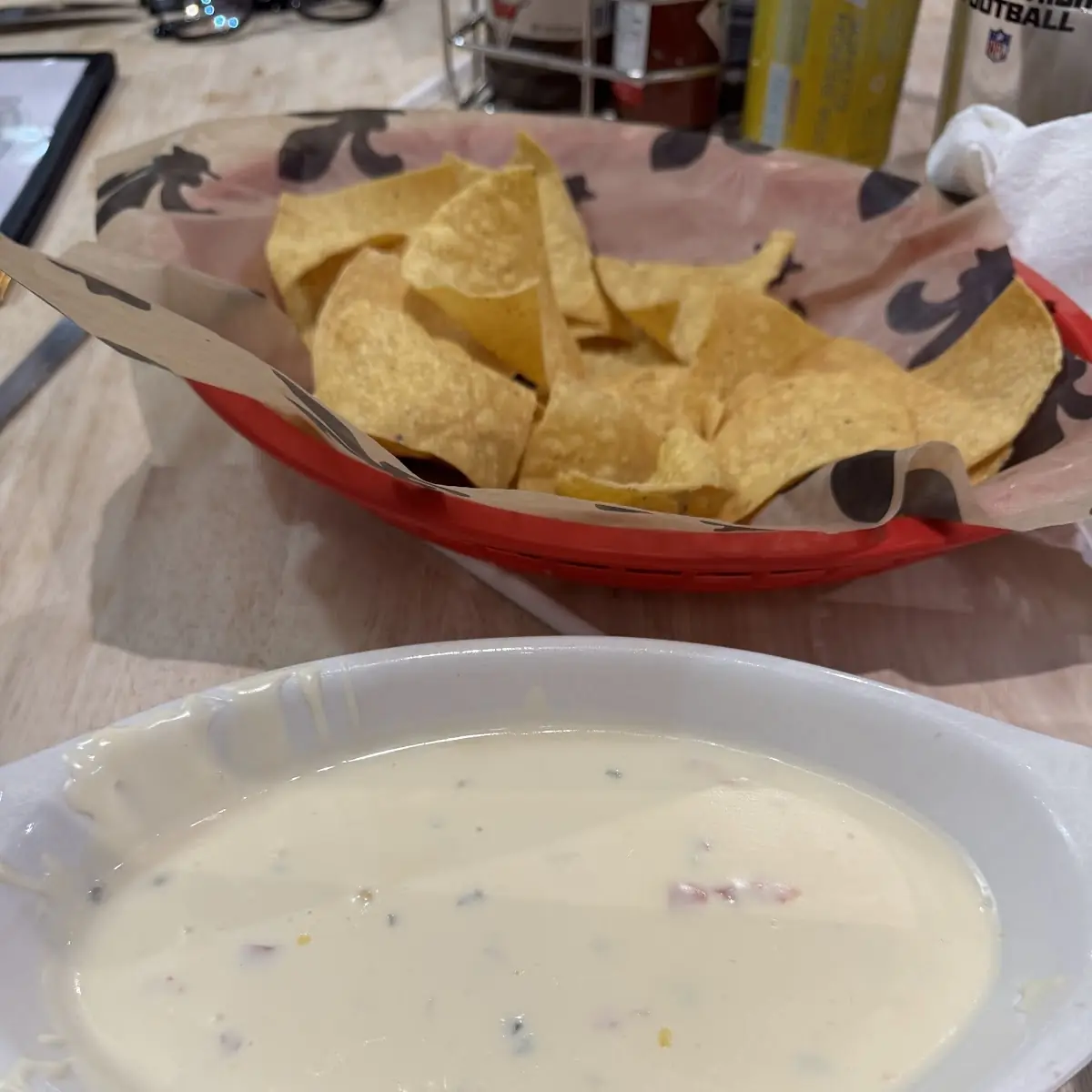 Chips & Queso