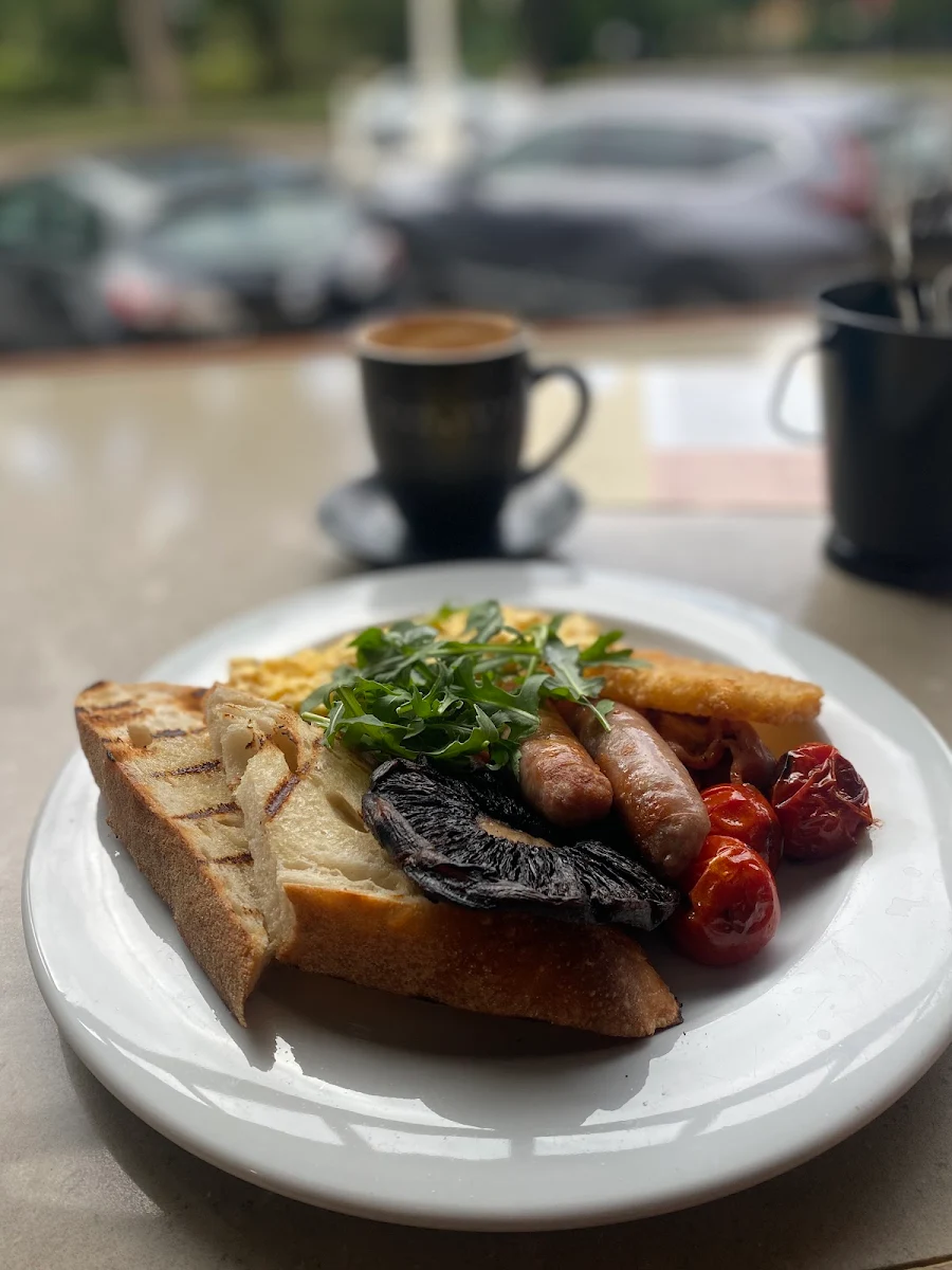 Highlights, Drake and Duck Cafe