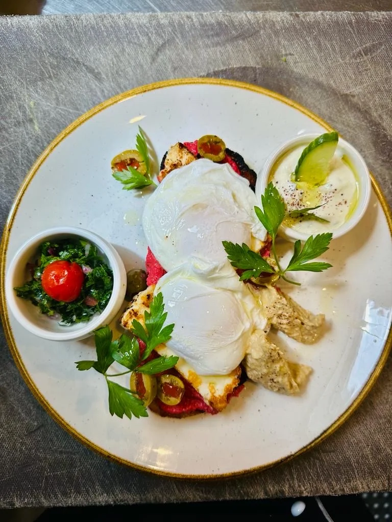 Highlights, Drake and Duck Cafe