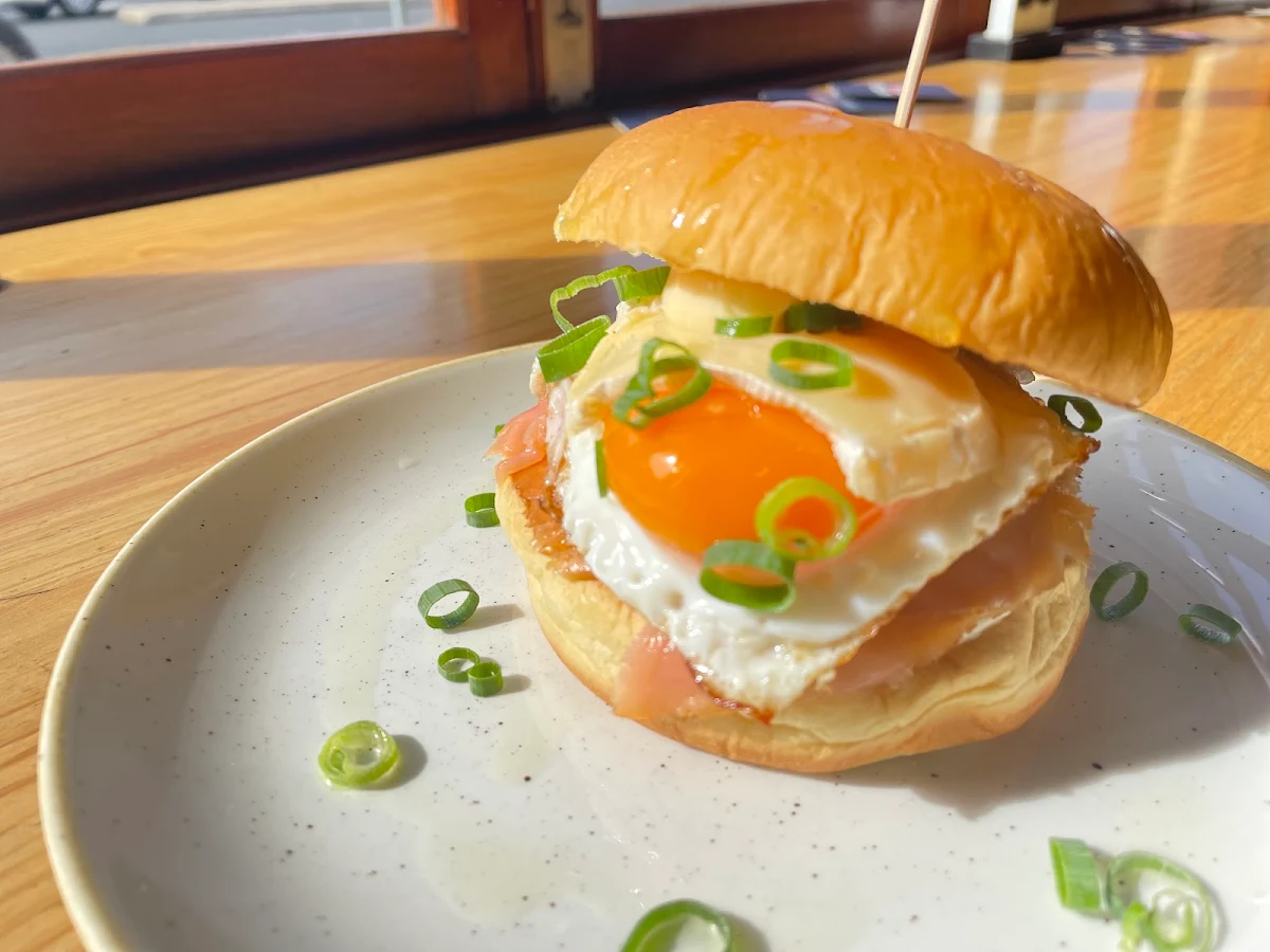 Highlights, Drake and Duck Cafe