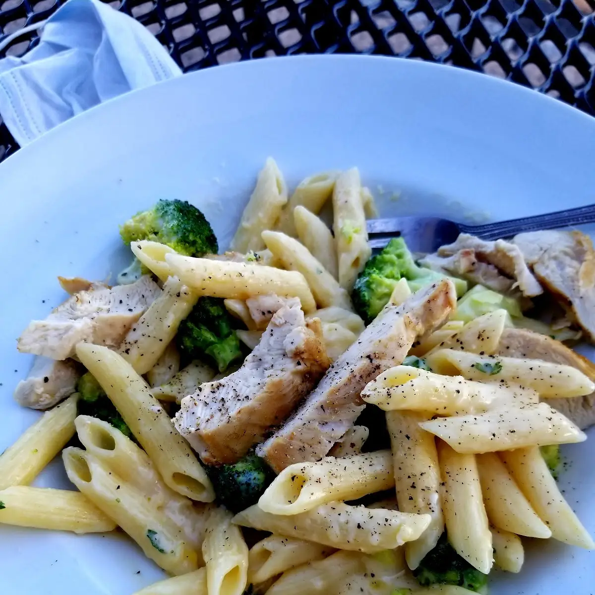 Chicken and Broccoli Alfredo Pasta