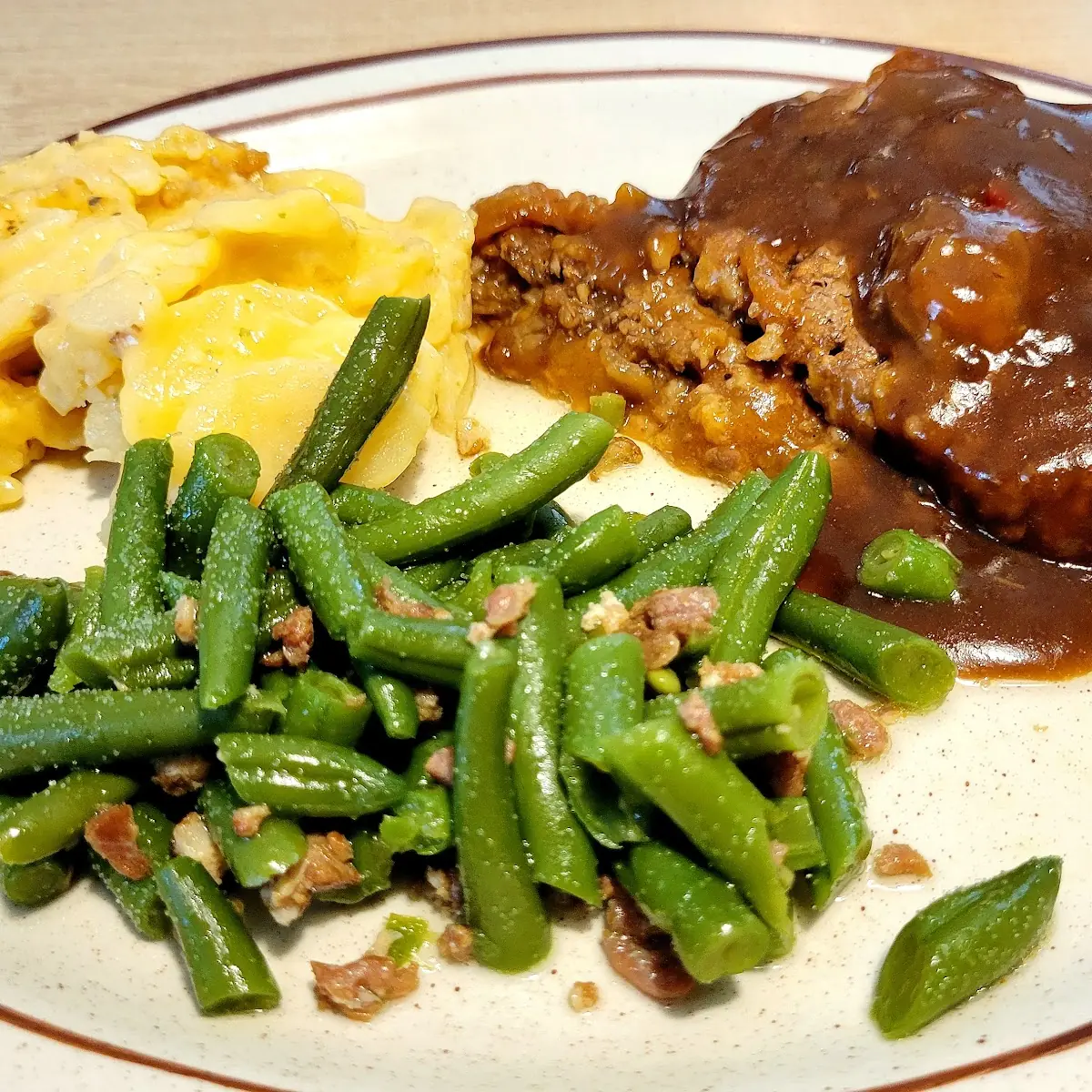 Swiss Steak Green Beans & Cheese Potatoes