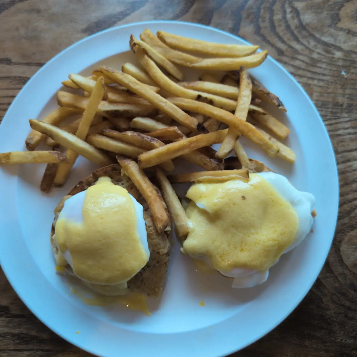 Eggs Benedict with Fries