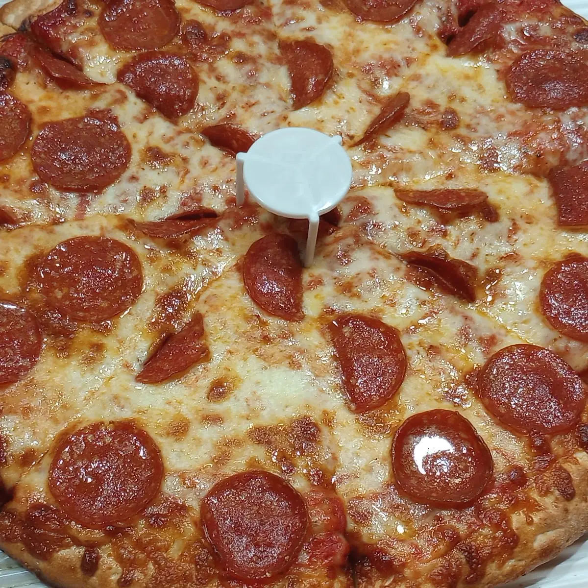 Large Pepperoni Pizza