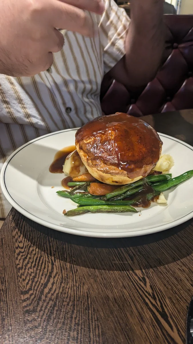 Beef & Guinness Pie, The Coopers Inn