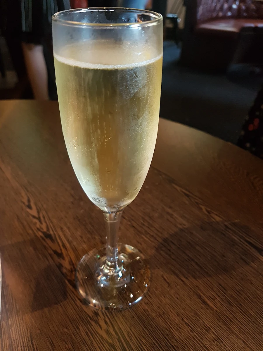 Champagne, The Coopers Inn