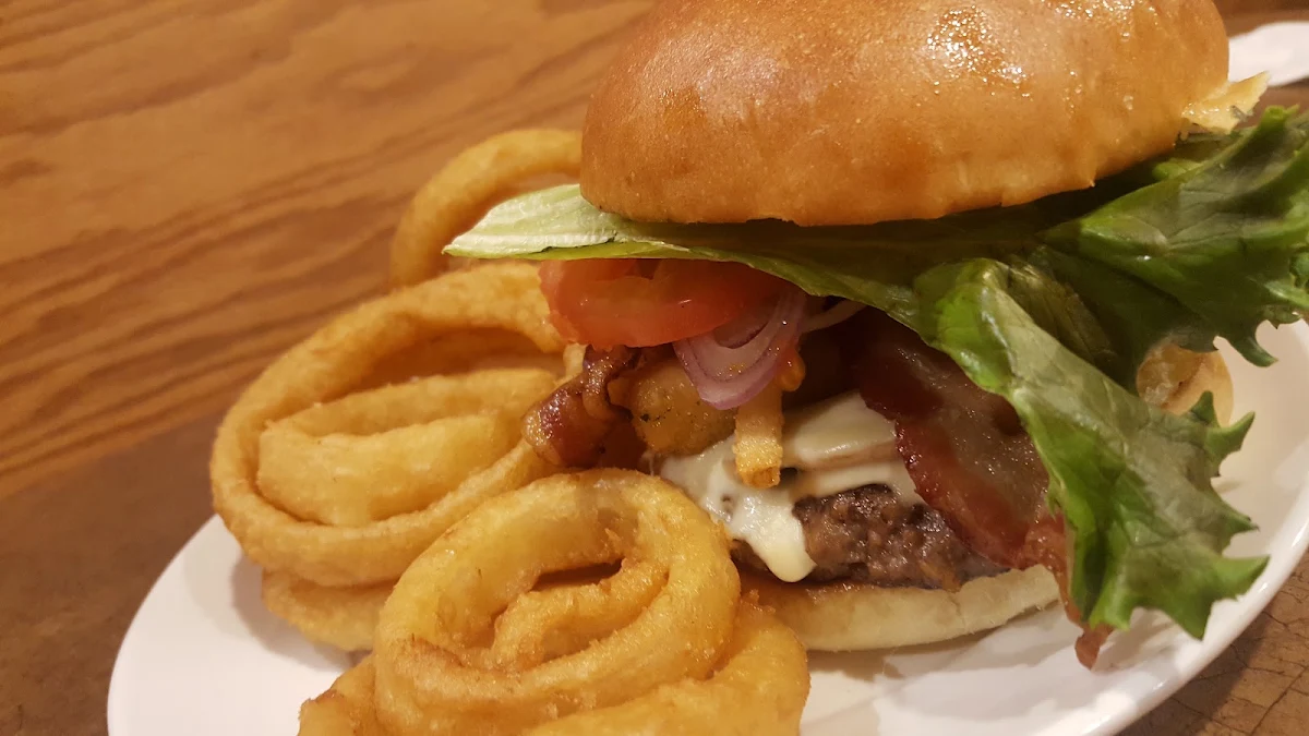 Burger w Onion Rings, Smitty's Restaurant & Lounge - Winnipeg Garden City