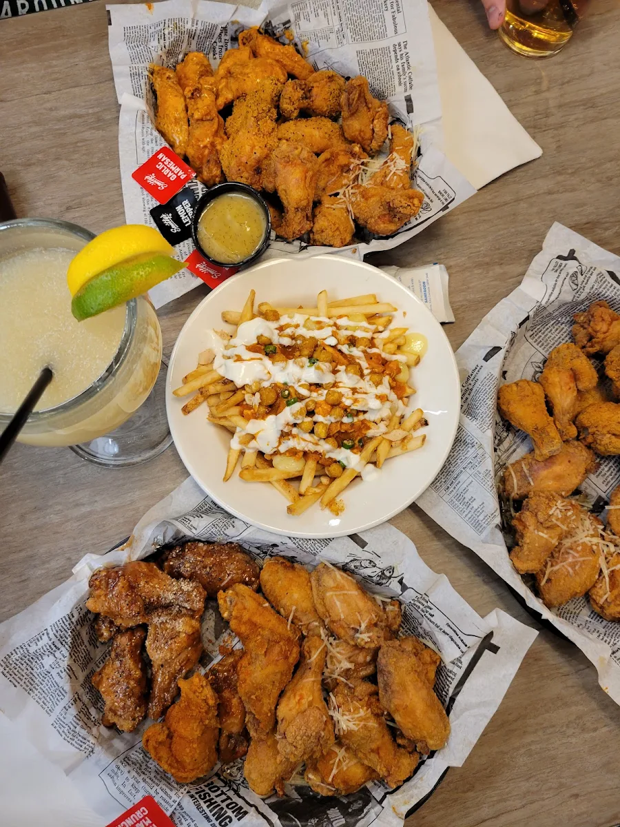 Garlic Parmesan Wings, Smitty's Restaurant & Lounge - Winnipeg Garden City