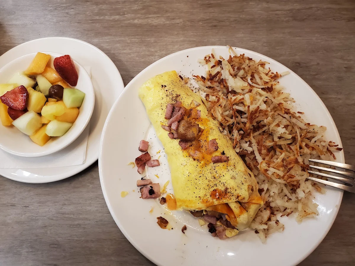 Meat Lovers Omelet, Smitty's Restaurant & Lounge - Winnipeg Garden City