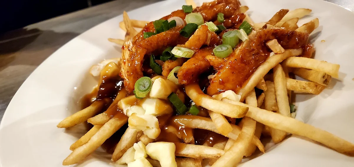 Poutine Week, Smitty's Restaurant & Lounge - Winnipeg Garden City