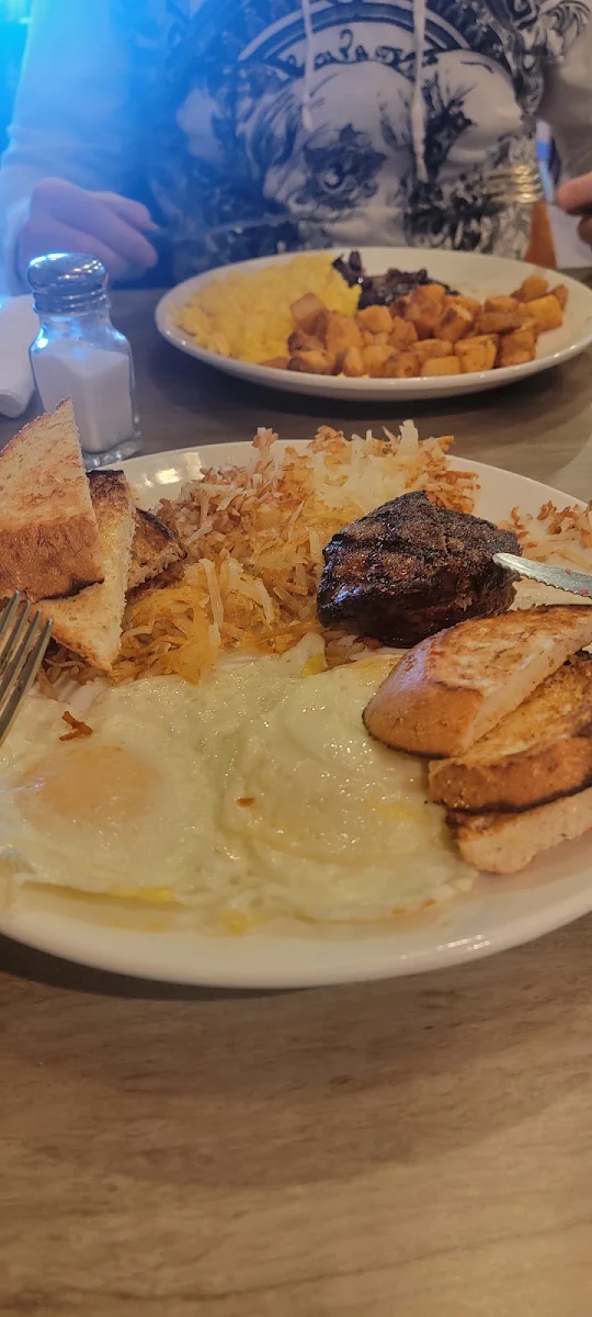 Steak and Eggs, Smitty's Restaurant & Lounge - Winnipeg Garden City