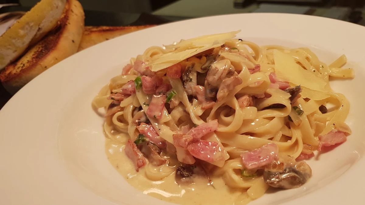 Fettucine Carbonara, The Metropole Hotel