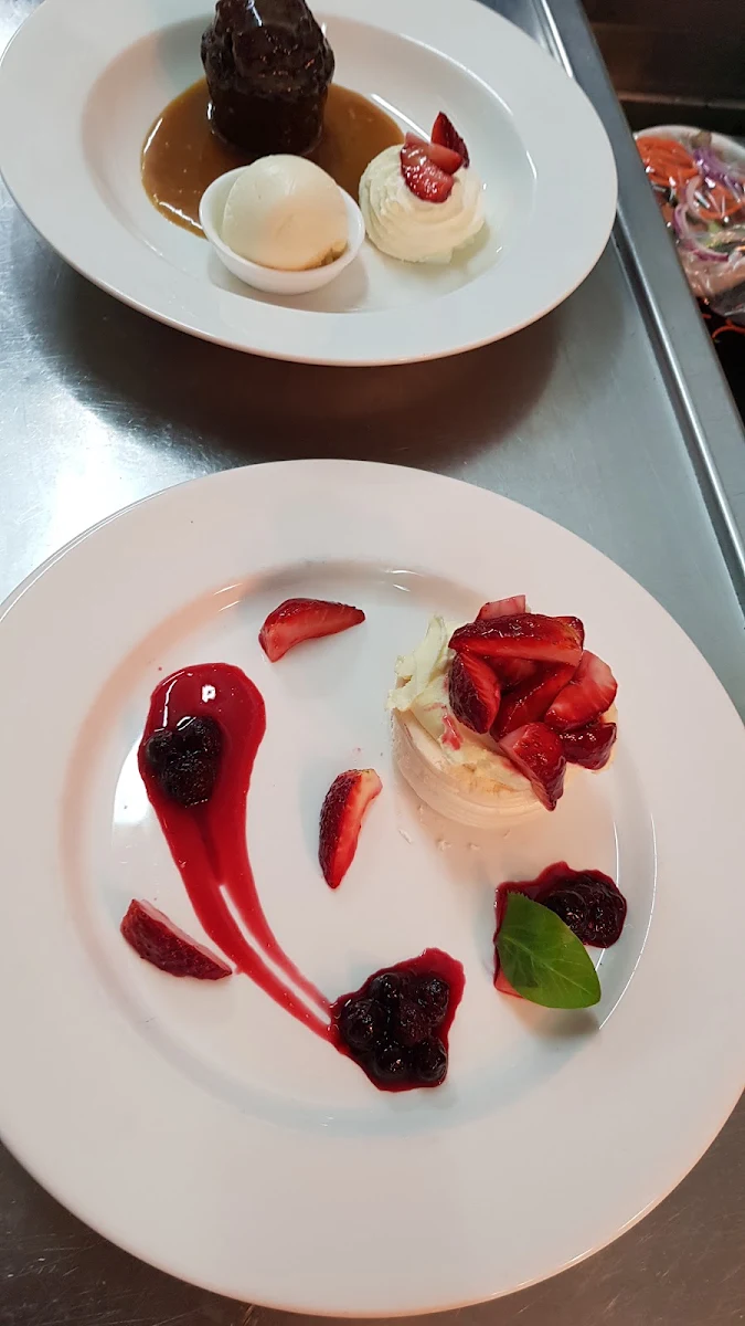 Pavlova with Berries, The Metropole Hotel