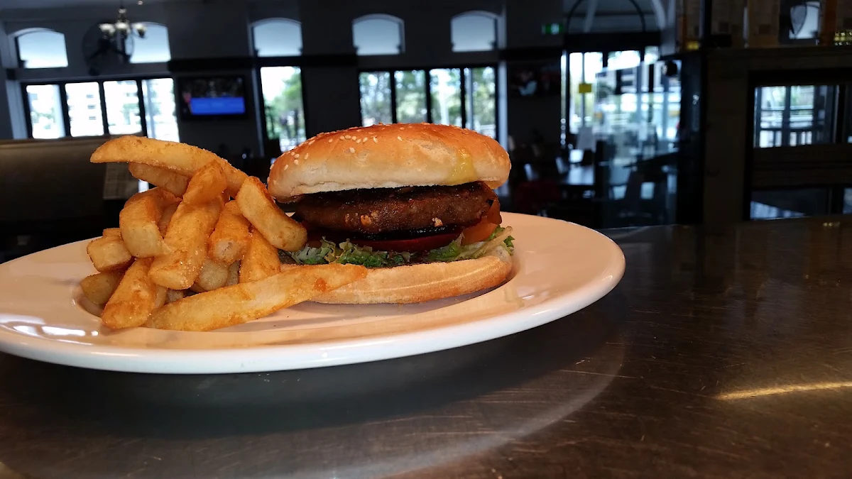The Met Burger, The Metropole Hotel