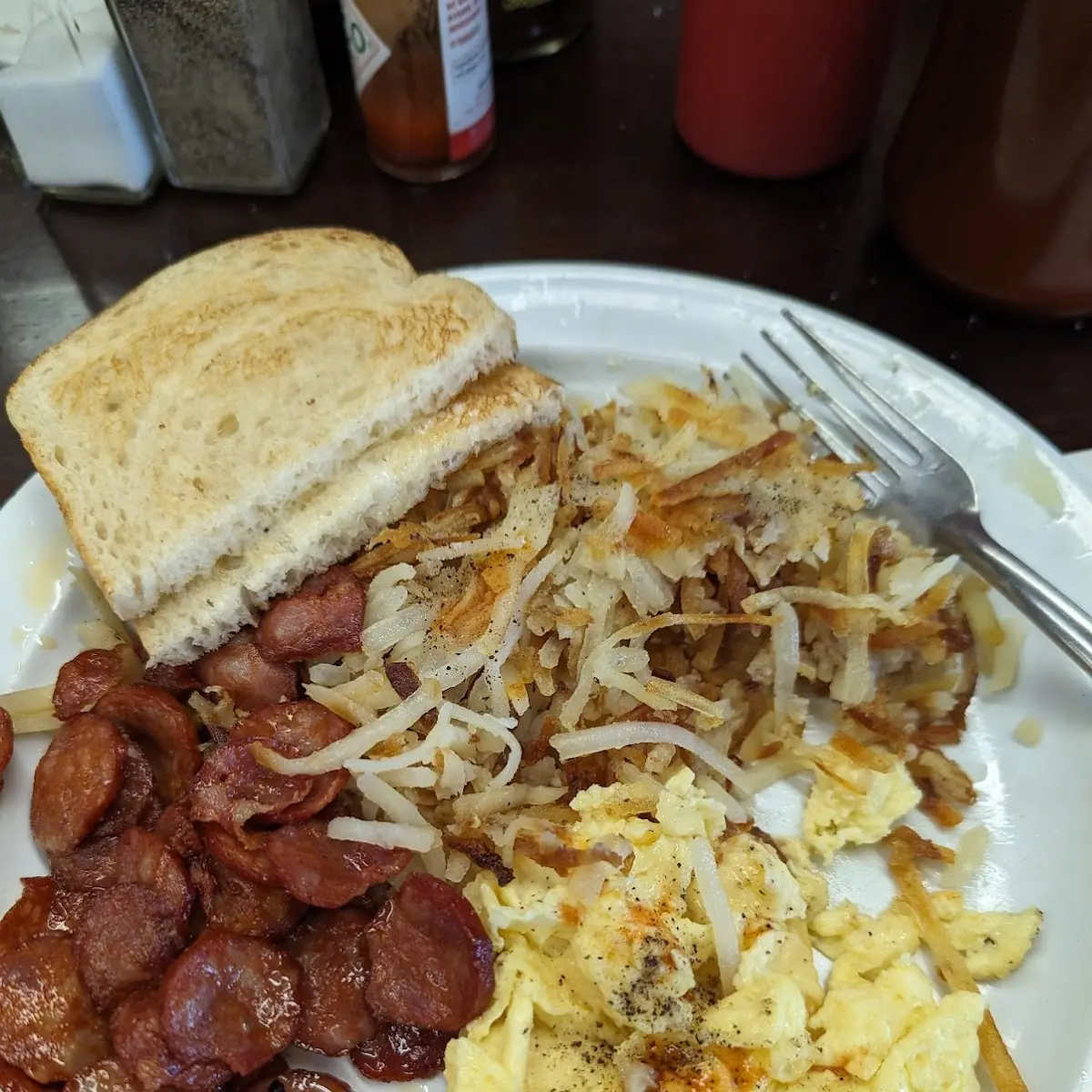 Linguiça Scrambled Eggs and Hash Browns