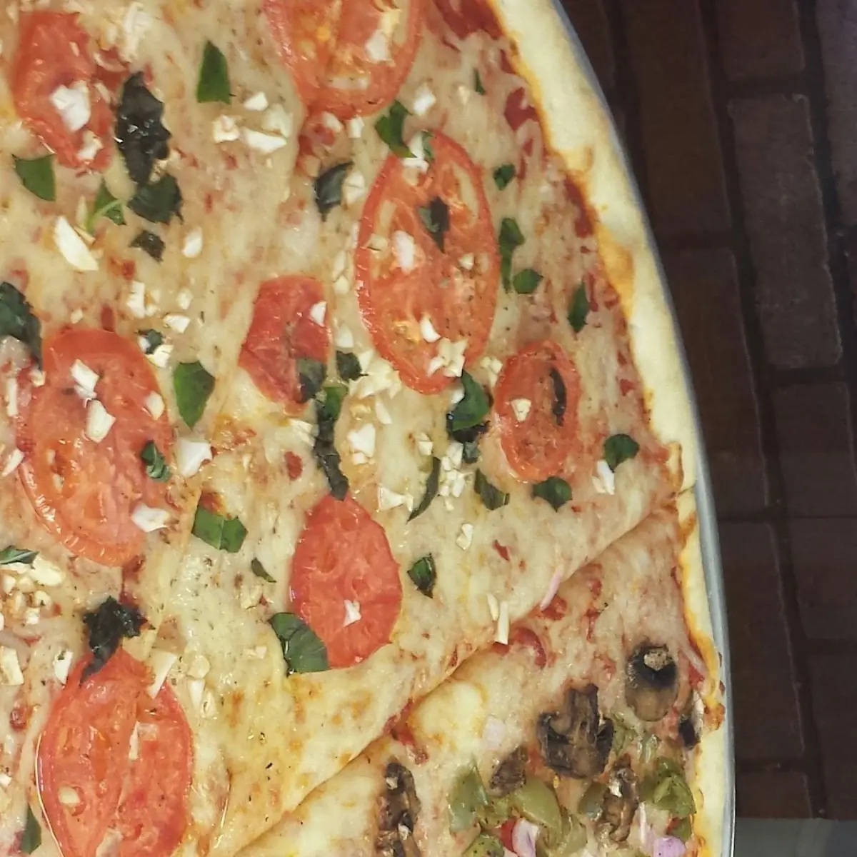 Jumbo Pizza